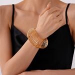 FASHION  BADDIES SPIRAL BANGLE (MA3461)