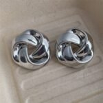 NEW IN STATEMENT FASHION BADDIES EARRING(MA4283) - Image 2