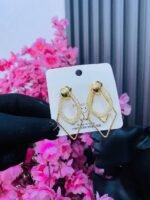 NEW IN STATEMENT FASHION BADDIES EARRING(MA4313) - Image 2
