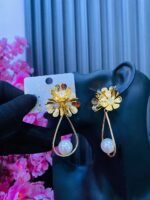 CELEBRITY FASHION PEARL EARRINGS (MA4952) - Image 6