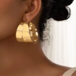 BOLD CELEBRITY FASHION HOOP EARRING(MA1327)