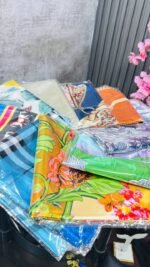 90by90cm  SILK VINTAGE SCARF 🧣(MA6281)